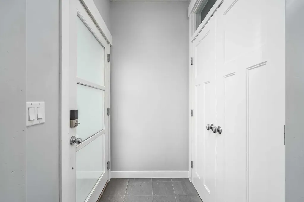 2432 24a Street SW Calgary AB T3E 1W1