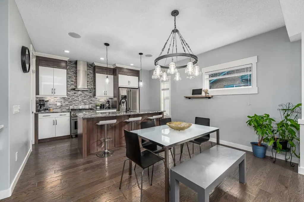 2432 24a Street SW Calgary AB T3E 1W1