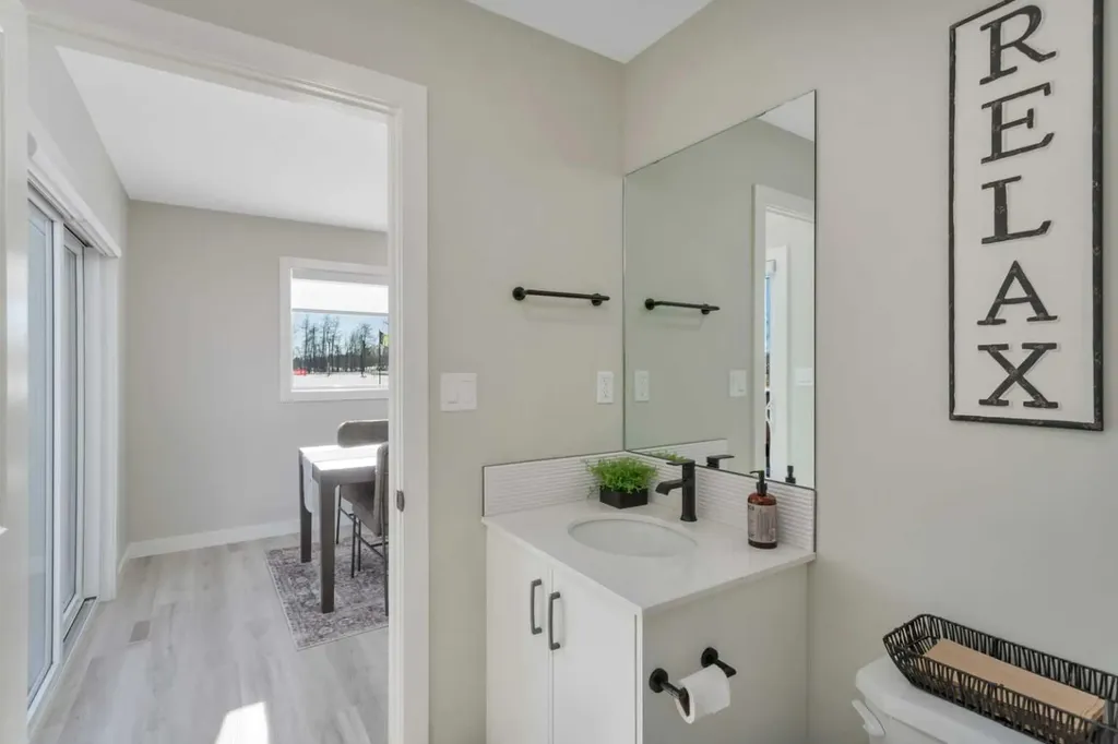 206 Cambridge Way Sylvan Lake AB T4S 0V8