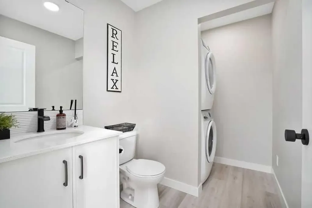 206 Cambridge Way Sylvan Lake AB T4S 0V8