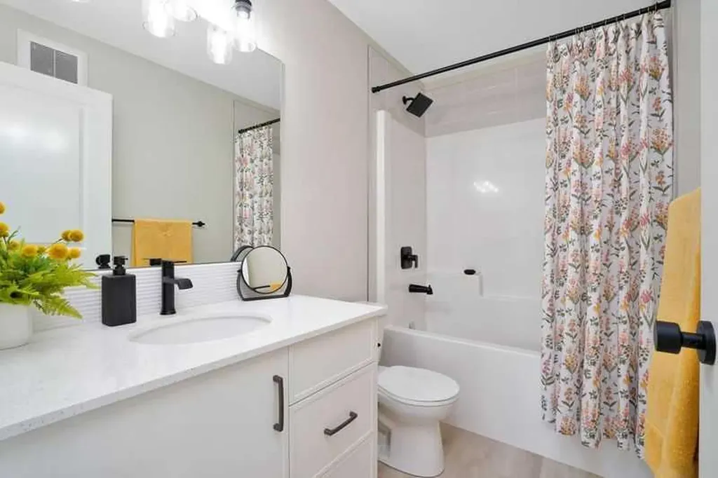 206 Cambridge Way Sylvan Lake AB T4S 0V8