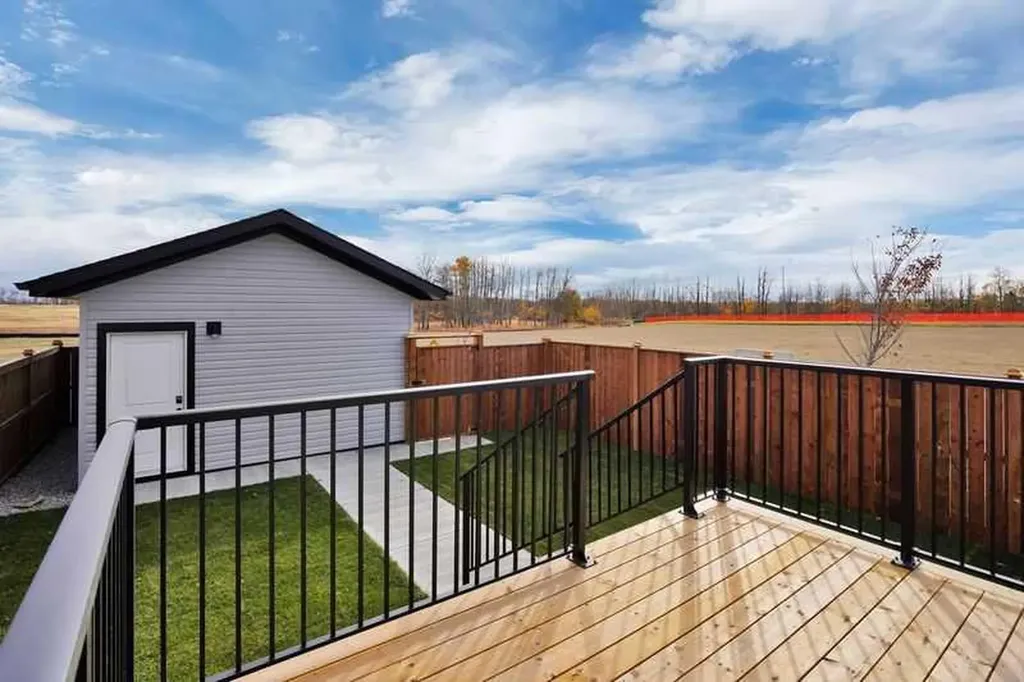 206 Cambridge Way Sylvan Lake AB T4S 0V8