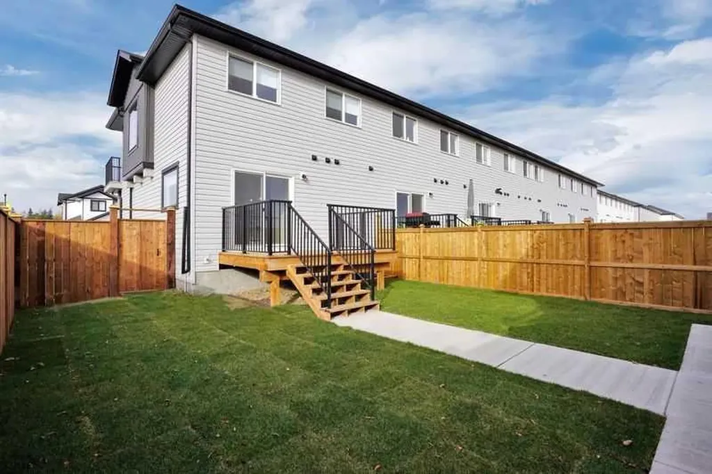 206 Cambridge Way Sylvan Lake AB T4S 0V8