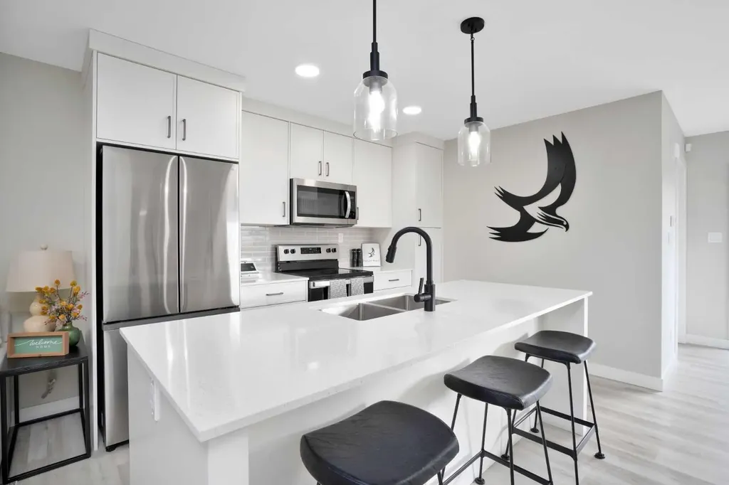 206 Cambridge Way Sylvan Lake AB T4S 0V8