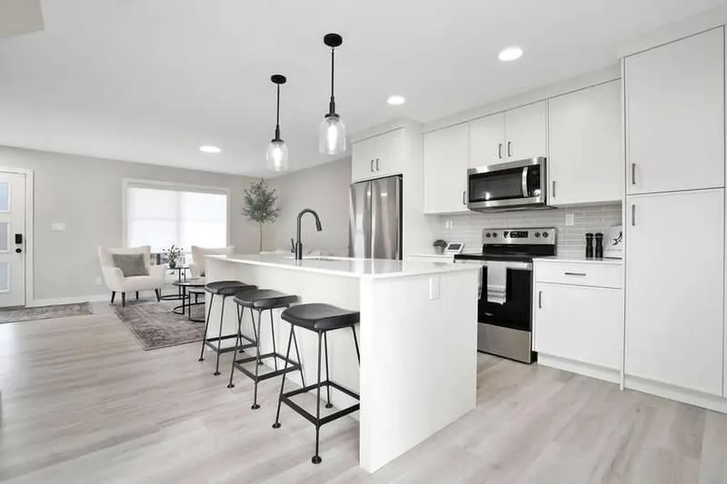 206 Cambridge Way Sylvan Lake AB T4S 0V8
