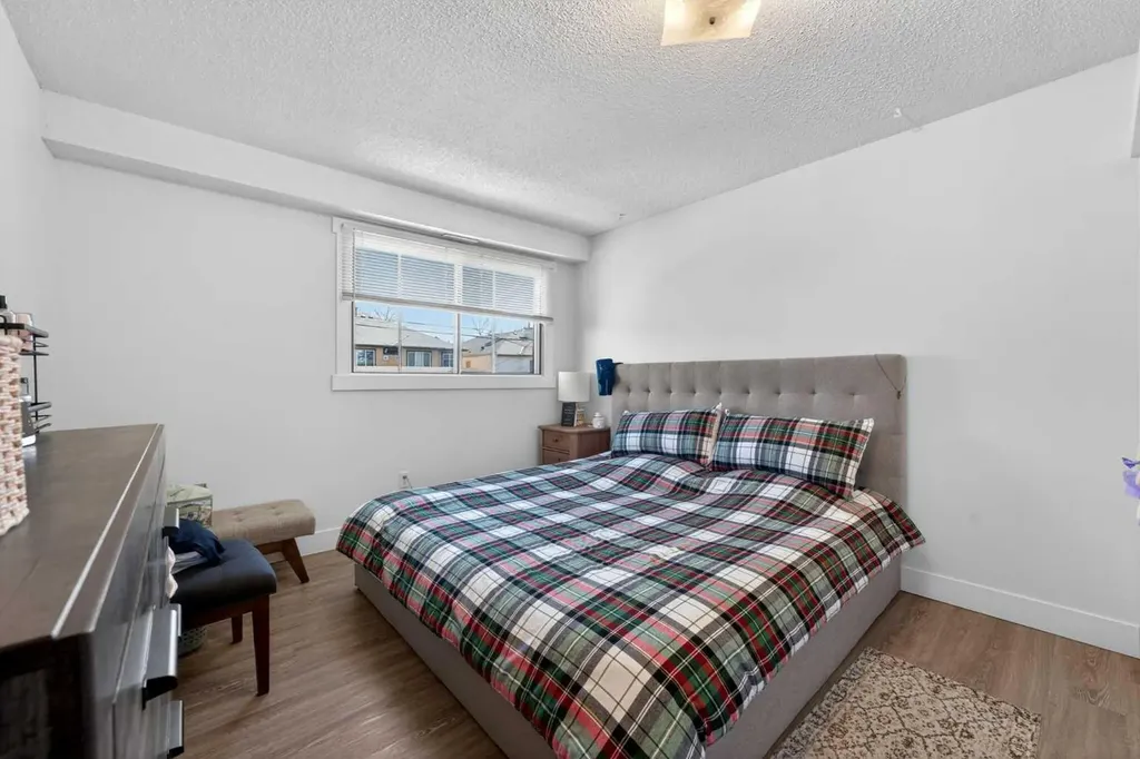 1920 31 Street SW Calgary AB T3E2M9