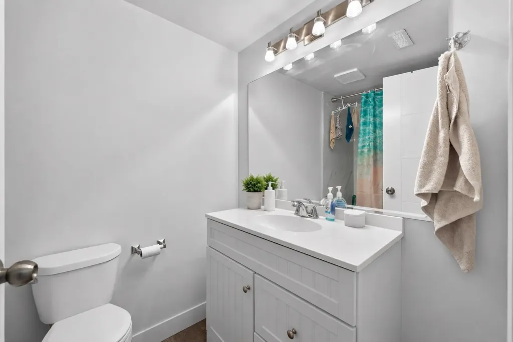 1920 31 Street SW Calgary AB T3E2M9