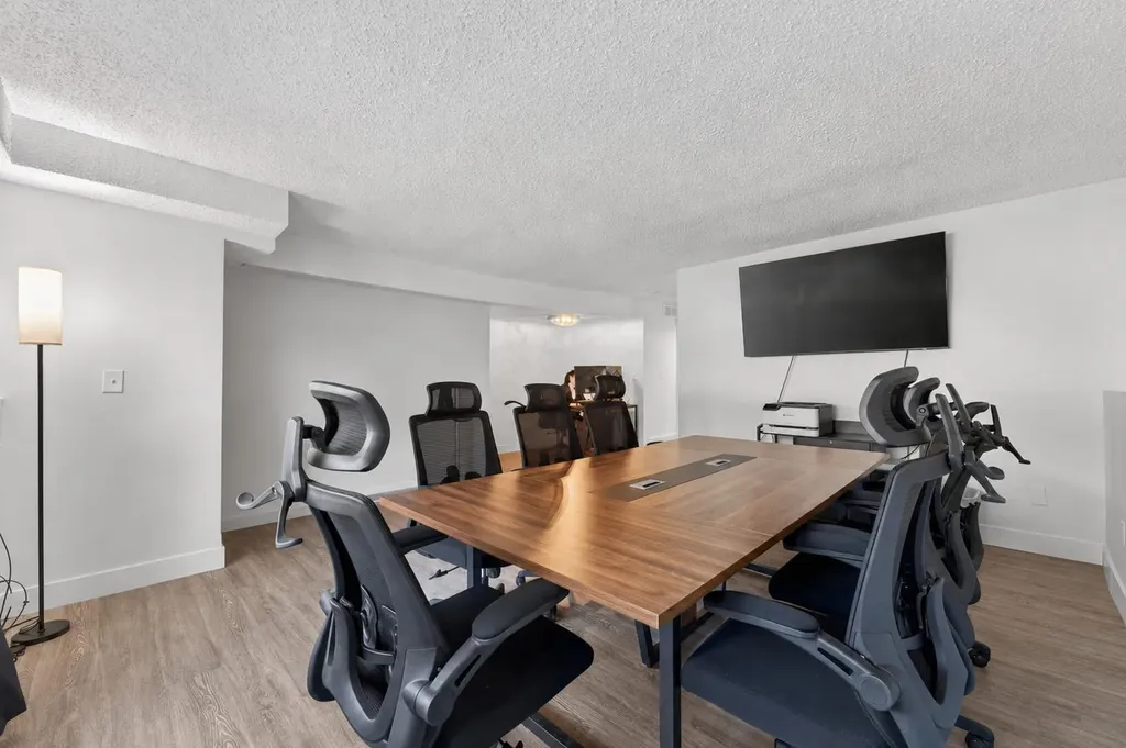 1920 31 Street SW Calgary AB T3E2M9