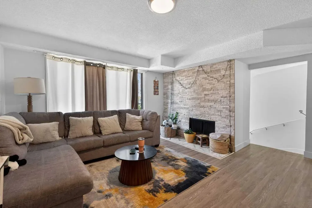 1920 31 Street SW Calgary AB T3E2M9