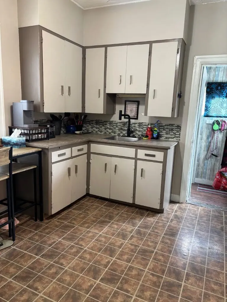 231 14 Street N Lethbridge AB T1H 2V8