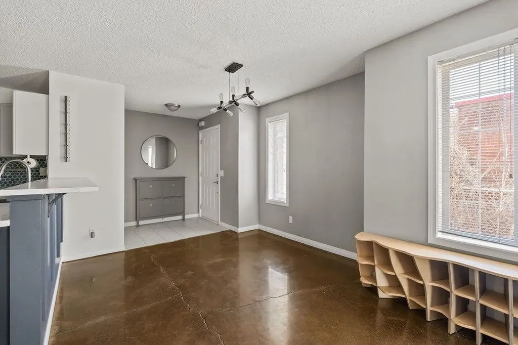 914 20 Street SE Calgary AB T2G 5P5