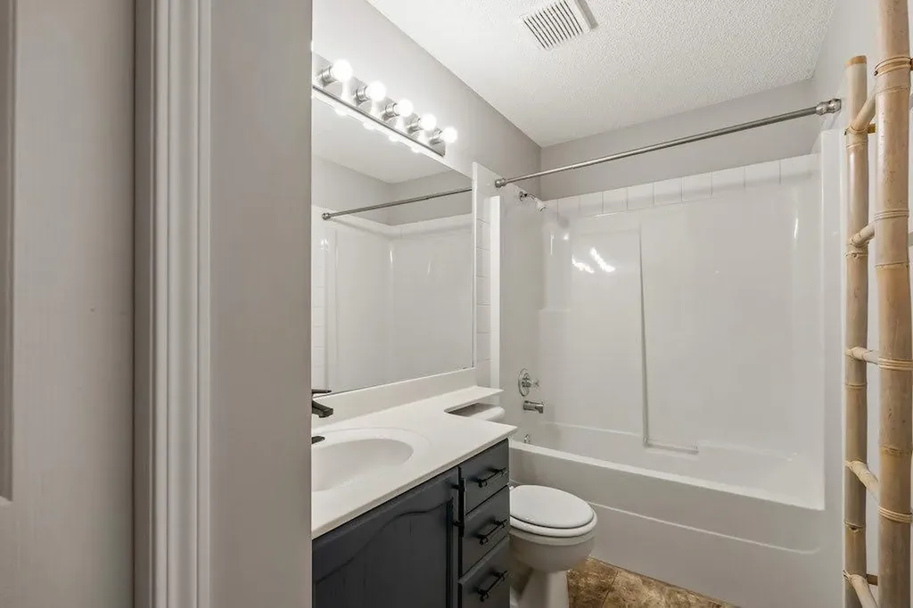 914 20 Street SE Calgary AB T2G 5P5