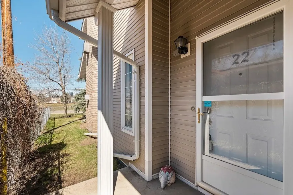 914 20 Street SE Calgary AB T2G 5P5