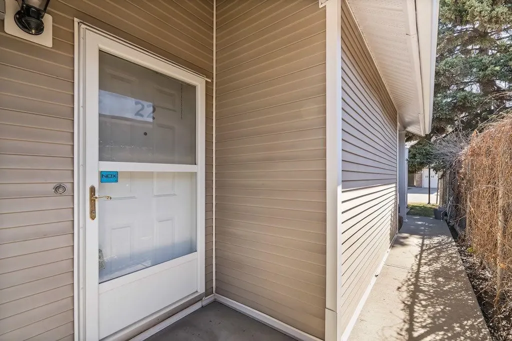 914 20 Street SE Calgary AB T2G 5P5