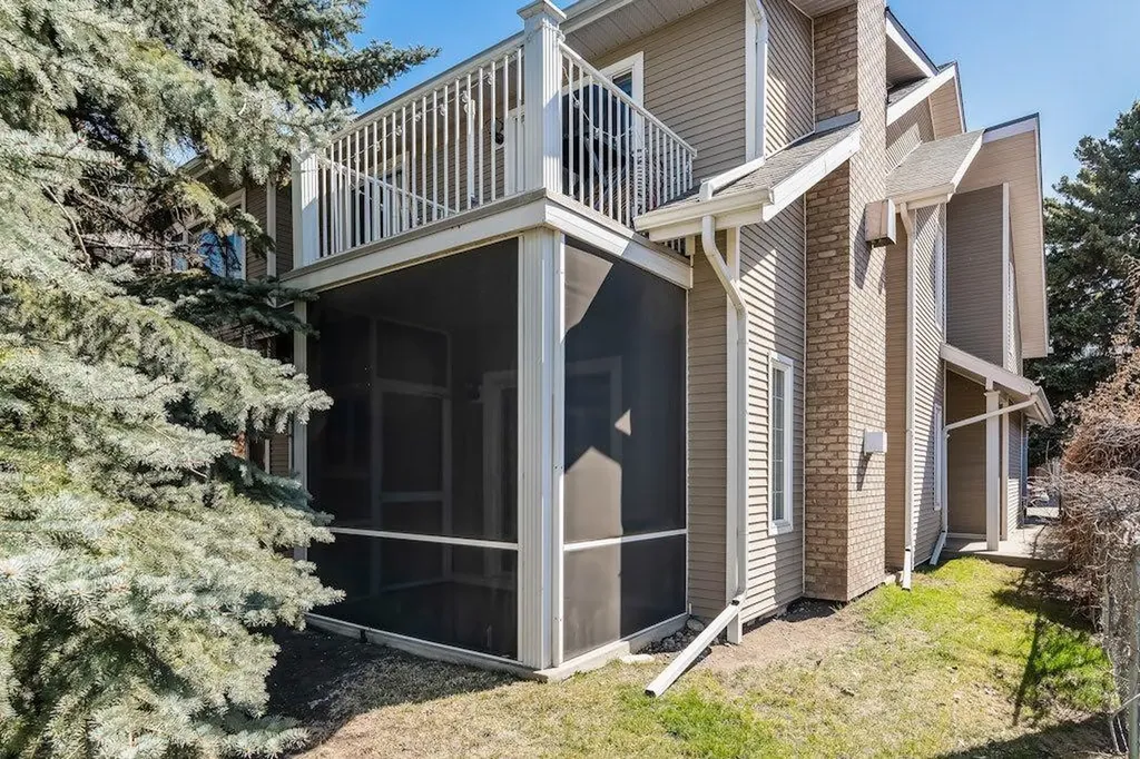914 20 Street SE Calgary AB T2G 5P5