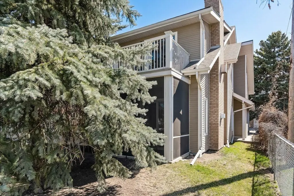 914 20 Street SE Calgary AB T2G 5P5