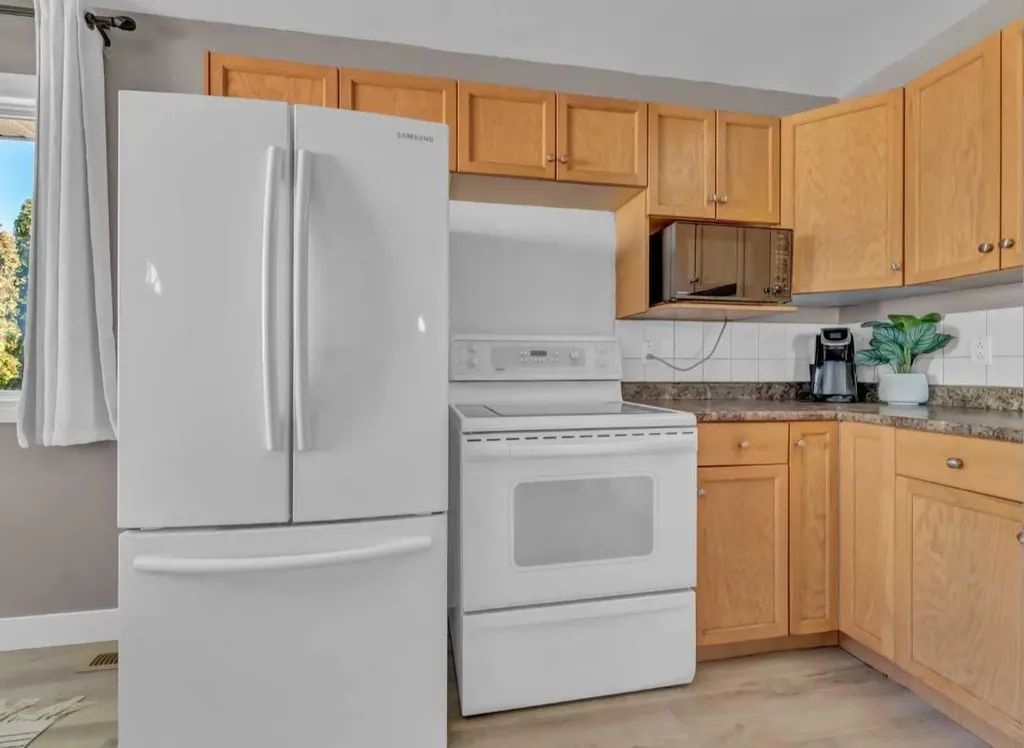 14 1 Street NE Redcliff AB T0J 2P0