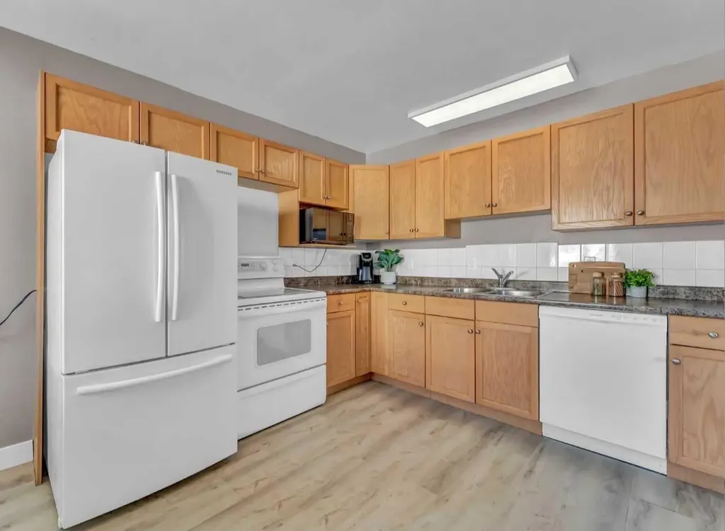 14 1 Street NE Redcliff AB T0J 2P0