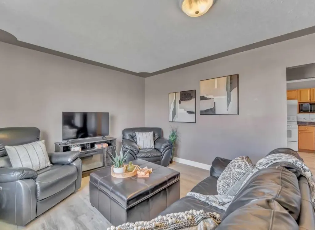 14 1 Street NE Redcliff AB T0J 2P0