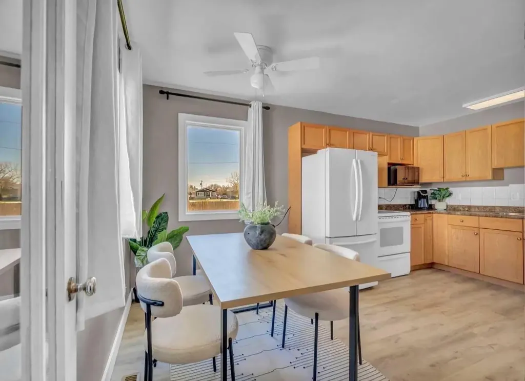 14 1 Street NE Redcliff AB T0J 2P0