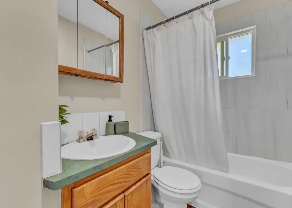 14 1 Street NE Redcliff AB T0J 2P0