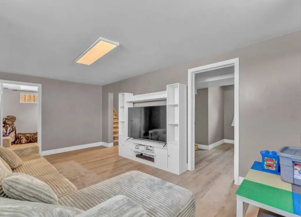 14 1 Street NE Redcliff AB T0J 2P0