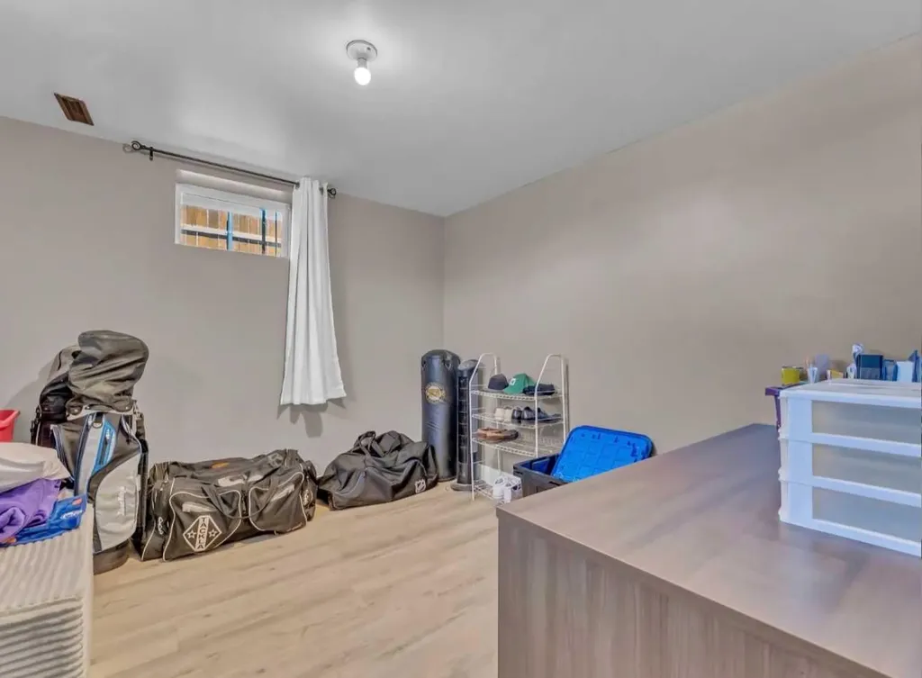 14 1 Street NE Redcliff AB T0J 2P0