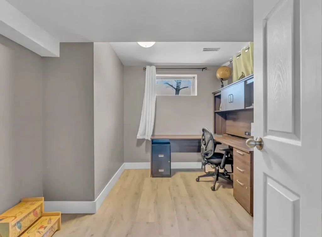 14 1 Street NE Redcliff AB T0J 2P0