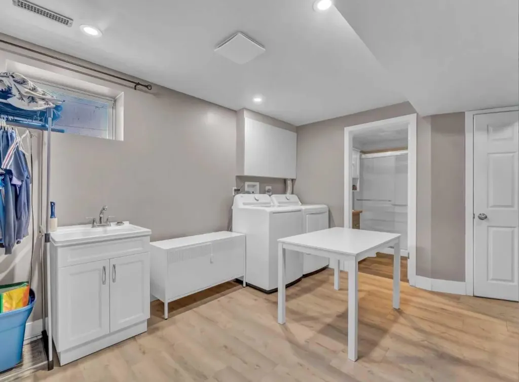 14 1 Street NE Redcliff AB T0J 2P0