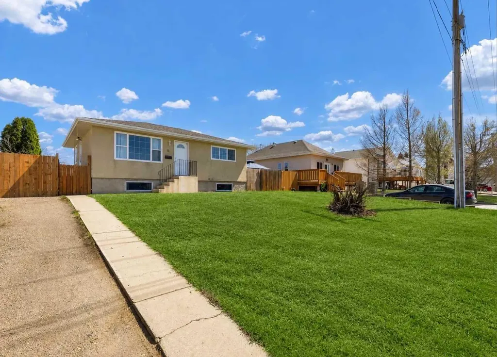 14 1 Street NE Redcliff AB T0J 2P0