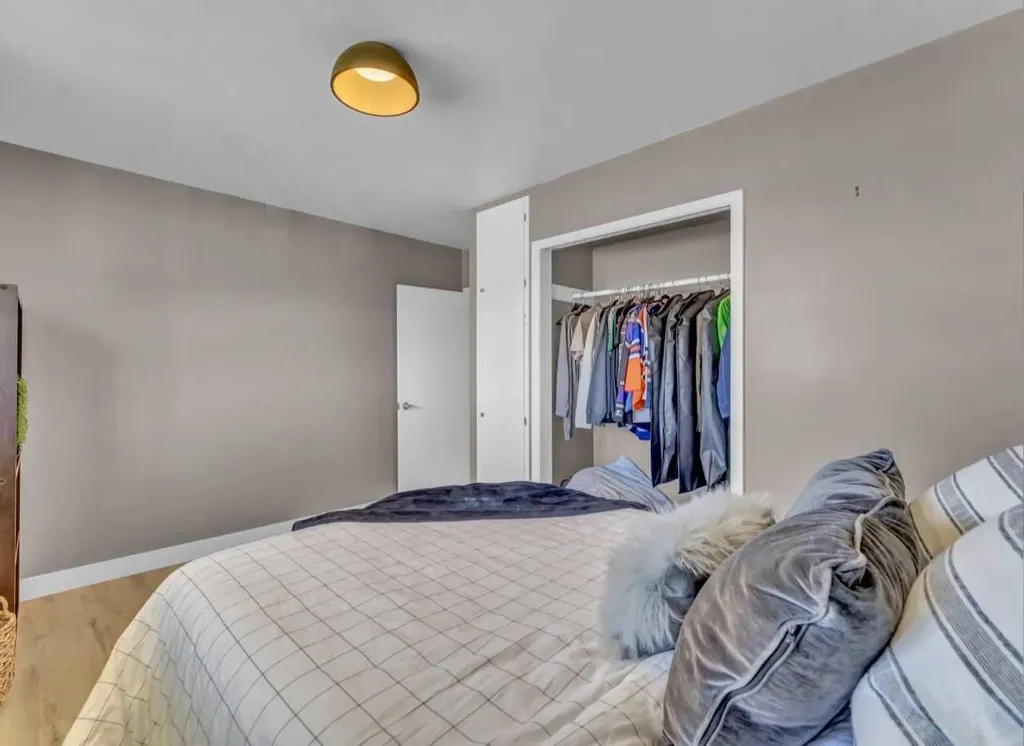 14 1 Street NE Redcliff AB T0J 2P0