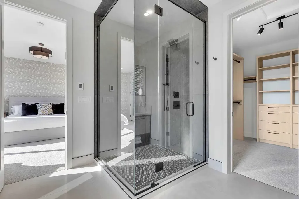 336 Normandy Drive SW Calgary AB T3E 7J6