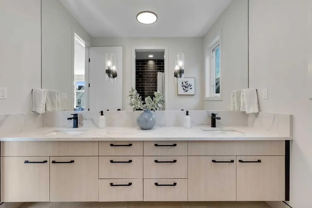 336 Normandy Drive SW Calgary AB T3E 7J6