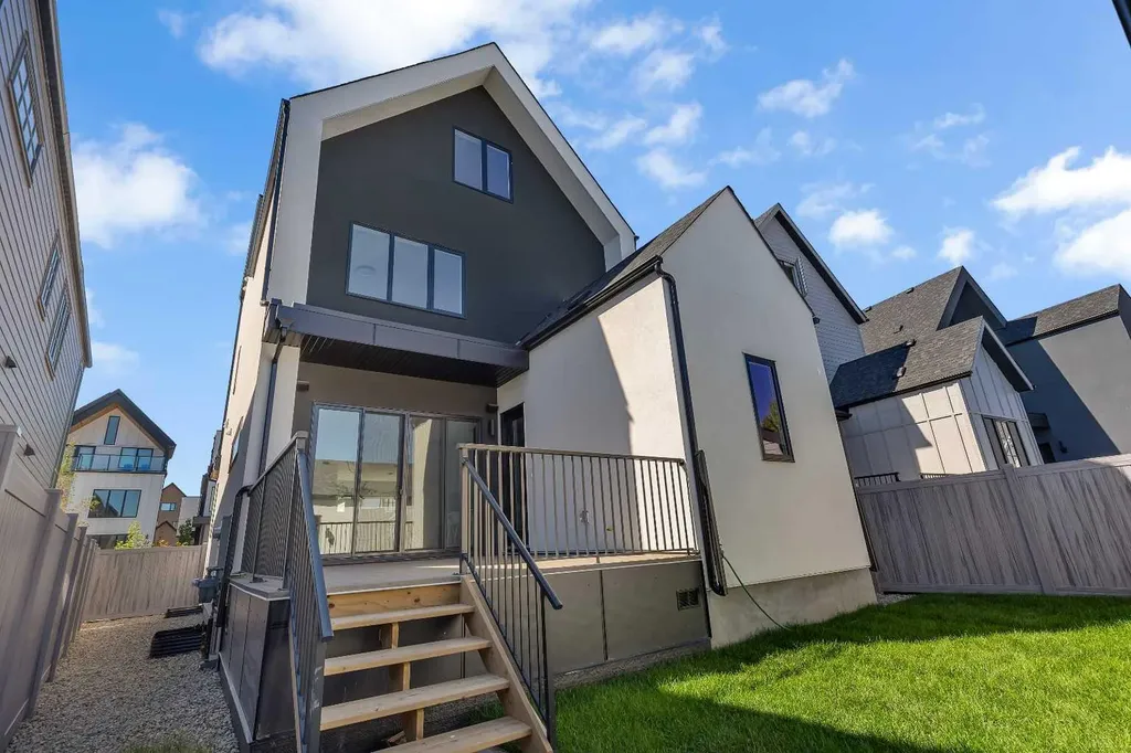 336 Normandy Drive SW Calgary AB T3E 7J6