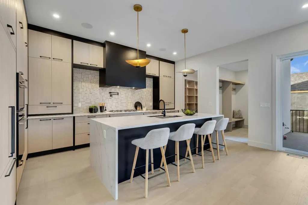 336 Normandy Drive SW Calgary AB T3E 7J6