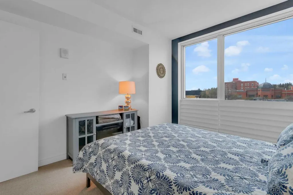 817 15 Avenue SW Calgary AB T2R 0H8