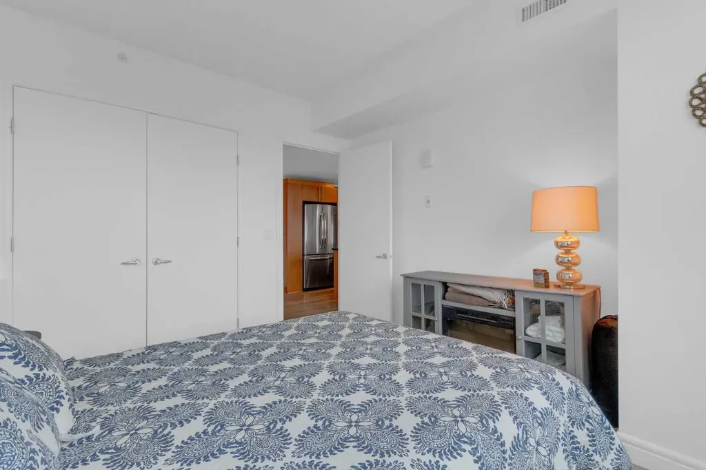 817 15 Avenue SW Calgary AB T2R 0H8