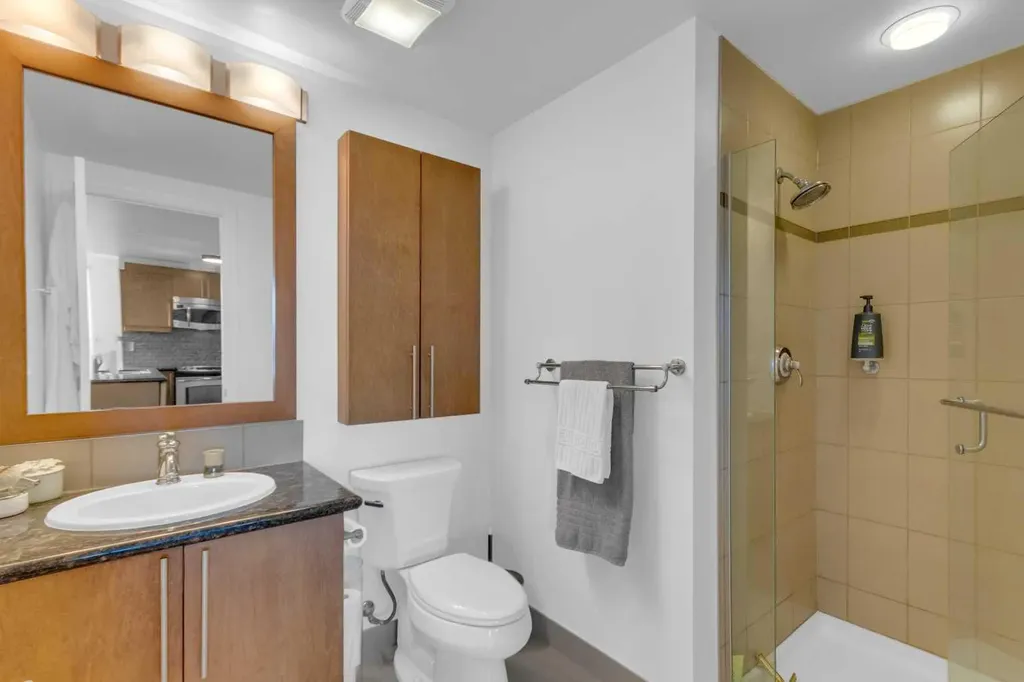 817 15 Avenue SW Calgary AB T2R 0H8