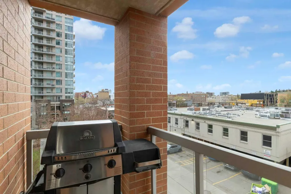 817 15 Avenue SW Calgary AB T2R 0H8