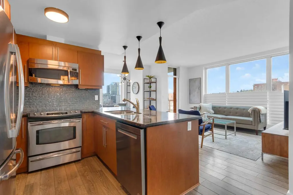 817 15 Avenue SW Calgary AB T2R 0H8