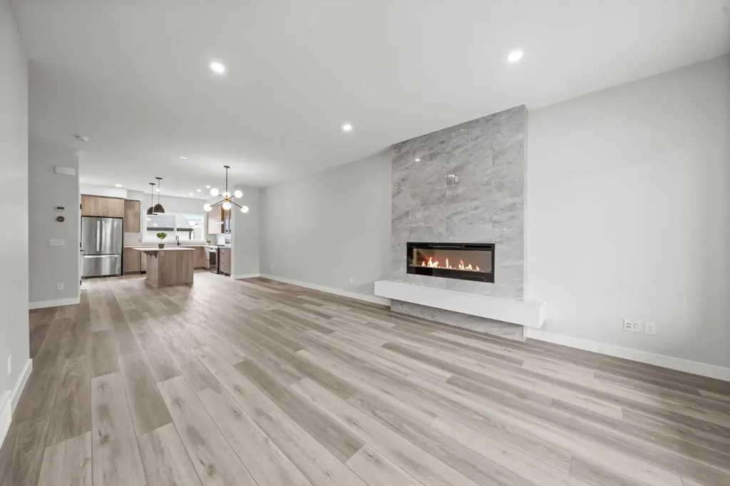 46 Versant View SW Calgary AB T2Y0S8
