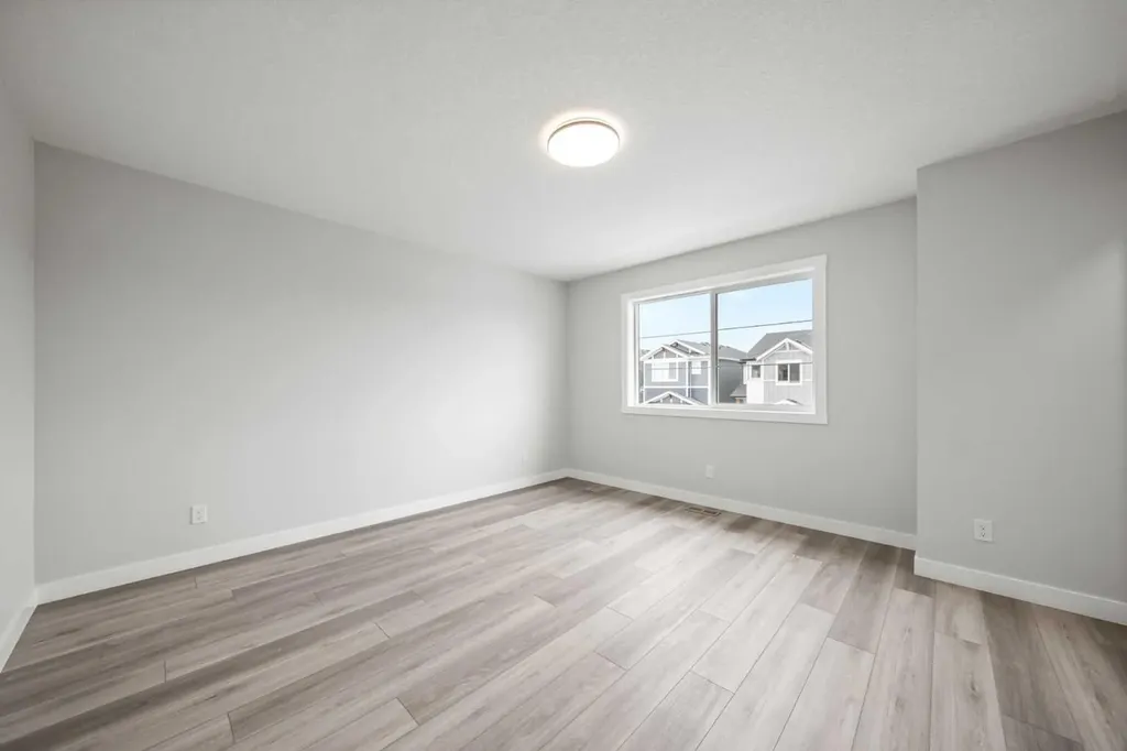 46 Versant View SW Calgary AB T2Y0S8