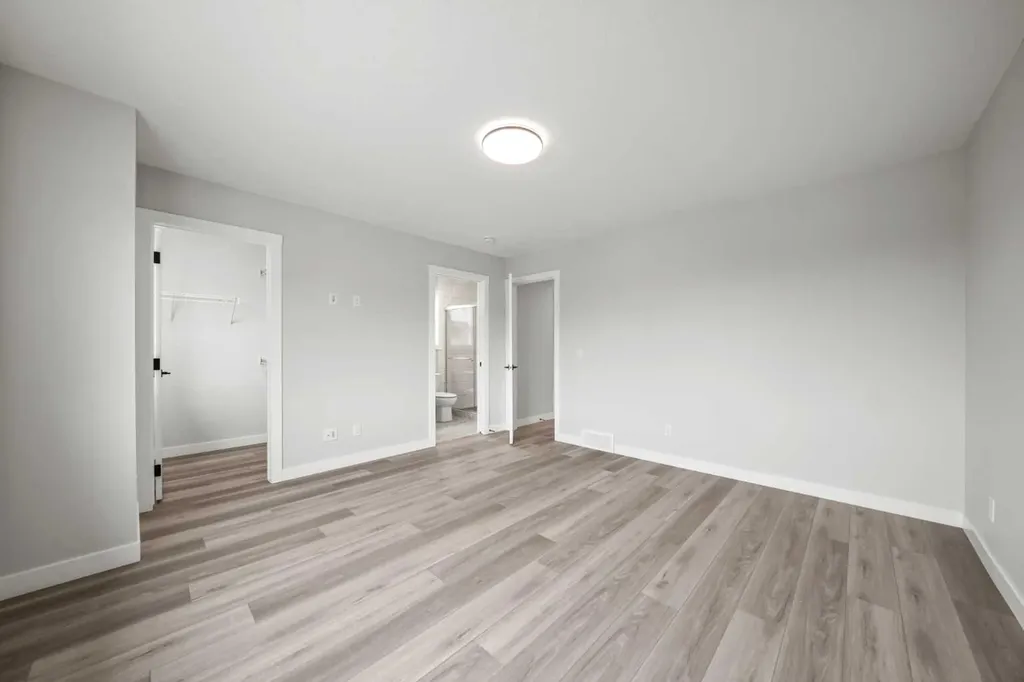 46 Versant View SW Calgary AB T2Y0S8