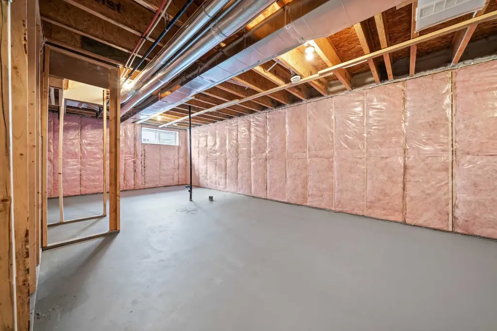 46 Versant View SW Calgary AB T2Y0S8