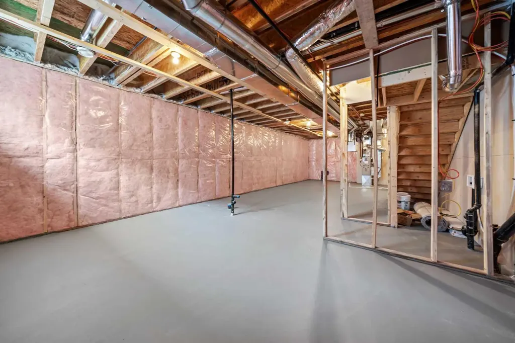 46 Versant View SW Calgary AB T2Y0S8