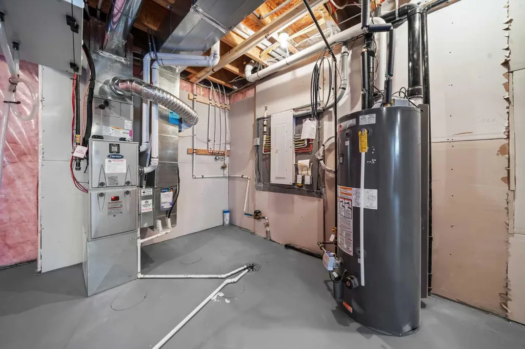 46 Versant View SW Calgary AB T2Y0S8