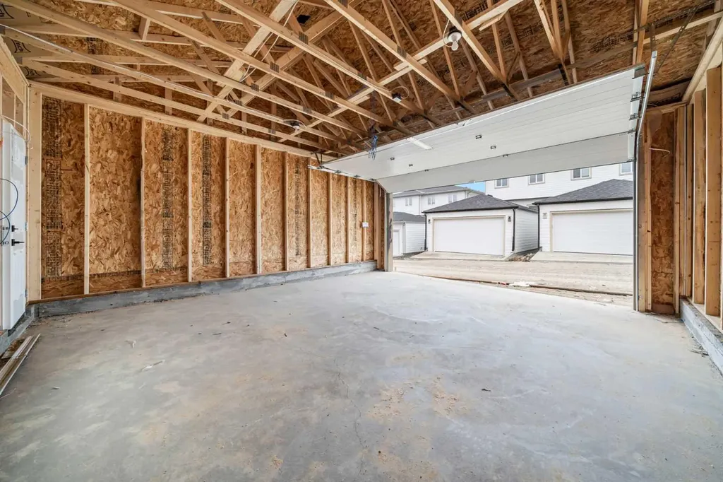 46 Versant View SW Calgary AB T2Y0S8
