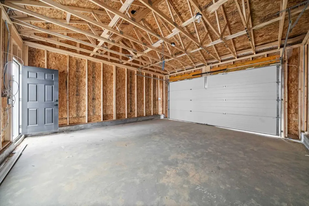 46 Versant View SW Calgary AB T2Y0S8