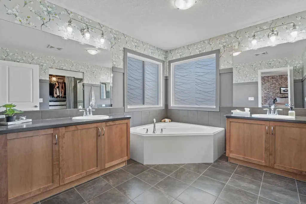64 Drake Landing Crescent Okotoks AB T1S0E6