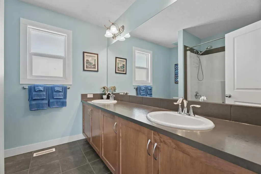 64 Drake Landing Crescent Okotoks AB T1S0E6